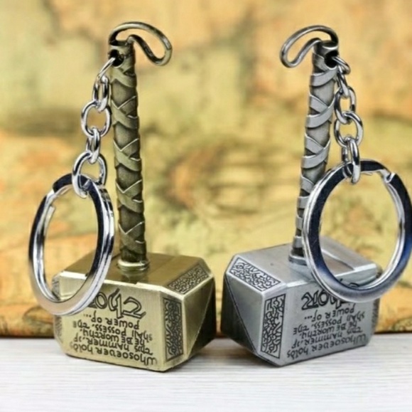 Accessories - 🆕️Thor hammer keychain in silver